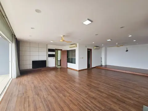 Central Park Condominium, Jelutong